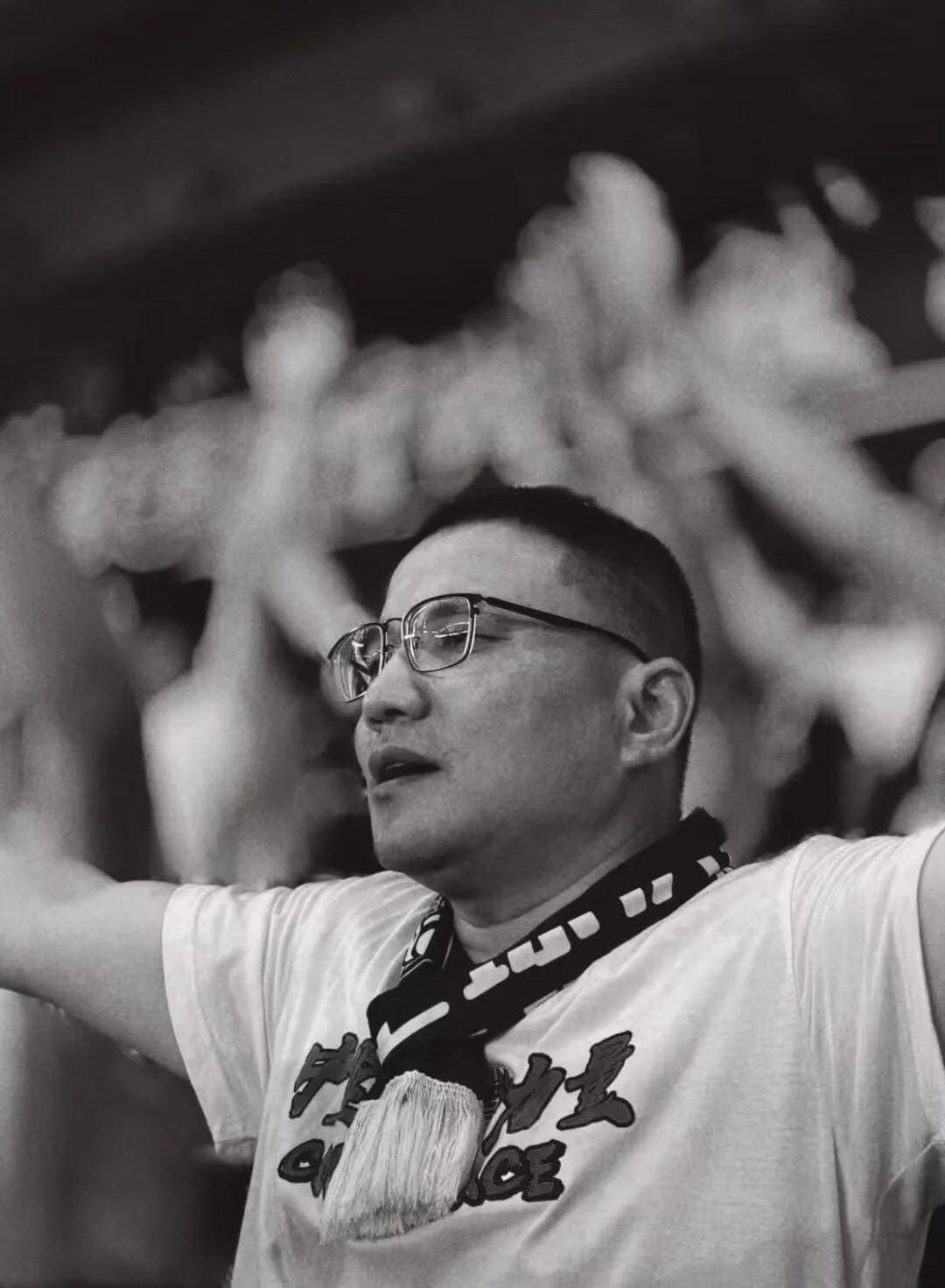 前往黄石慰, 激励更多的, 岁的老球迷 前往黄石慰, 激励更多的, 岁的老球迷